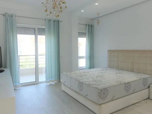 Tirane, jepet me qera Vile 3 Katshe Kati 3, 430 m² 2.500 € (Sunrise Residence", pranë TEG)