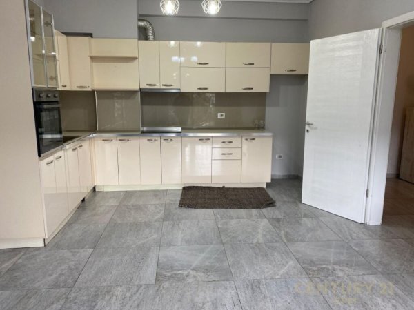 Tirane, jepet me qera apartament 2+1+Aneks+Ballkon Kati 5, 99 m² 650 € (Kompleksi Dinamo)