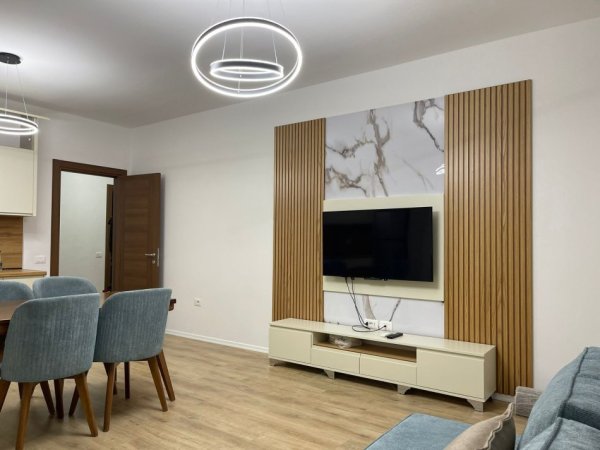 Tirane, jepet me qera 2+1+Ballkon Kati 4, 111 m² 800 € (Farmacia 10 Kompleski Arlis)