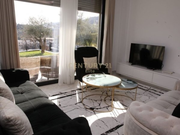 Tirane, jepet me qera Vile 2 Katshe Kati 2, 180 m² 1.700 € (Kodra e diellit)