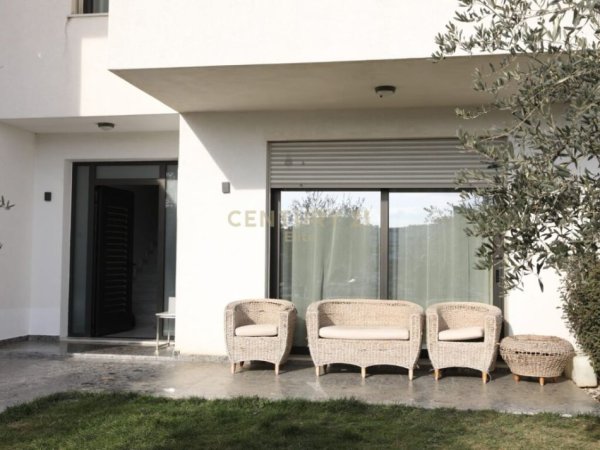 Tirane, jepet me qera Vile 2 Katshe Kati 2, 180 m² 1.700 € (Kodra e diellit)
