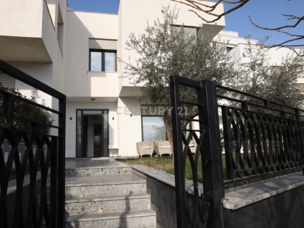 Tirane, jepet me qera Vile 2 Katshe Kati 2, 180 m² 1.700 € (Kodra e diellit)