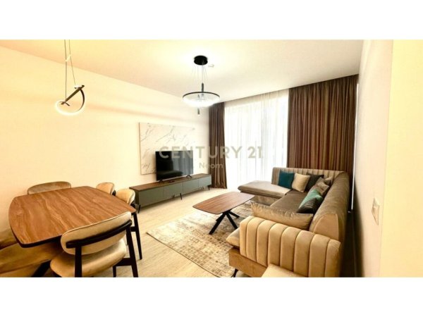 Tirane, jepet me qera apartament+verande | Penthouse 2+1+Aneks+Ballkon Kati 1, 160 m² 1.650 € (Liqeni i Thate)