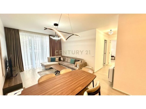 Tirane, jepet me qera apartament+verande | Penthouse 2+1+Aneks+Ballkon Kati 1, 160 m² 1.650 € (Liqeni i Thate)