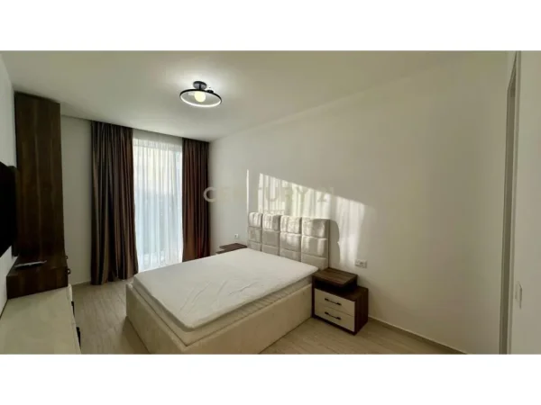 Tirane, jepet me qera apartament+verande | Penthouse 2+1+Aneks+Ballkon Kati 1, 160 m² 1.650 € (Liqeni i Thate)