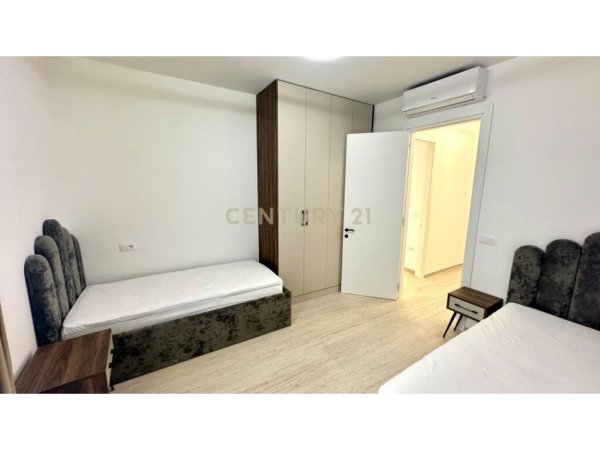 Tirane, jepet me qera apartament+verande | Penthouse 2+1+Aneks+Ballkon Kati 1, 160 m² 1.650 € (Liqeni i Thate)