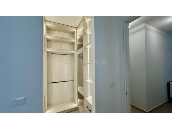 Tirane, jepet me qera apartament+verande | Penthouse 2+1+Aneks+Ballkon Kati 1, 160 m² 1.650 € (Liqeni i Thate)