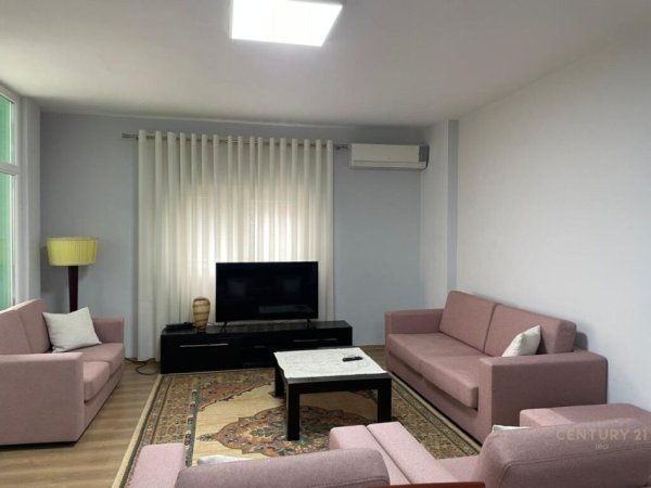 Tirane, jepet me qera apartament 2+1+Aneks+Ballkon Kati 3, 102 m² 800 € (Kristal Center)