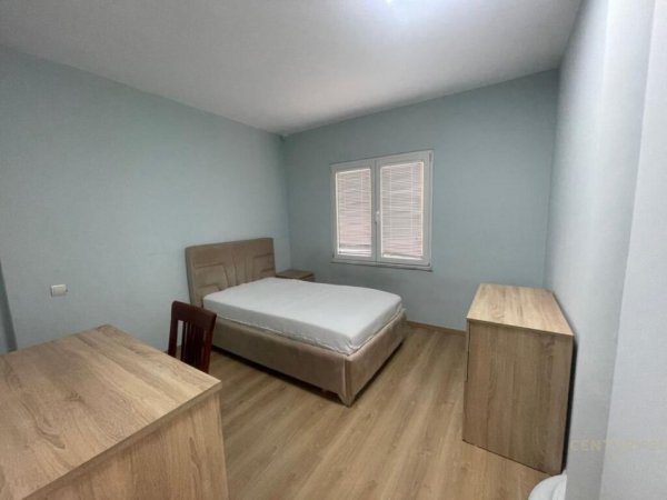 Tirane, jepet me qera apartament 2+1+Aneks+Ballkon Kati 3, 102 m² 800 € (Kristal Center)