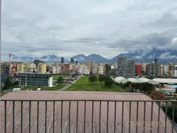 Tirane, jepet me qera zyre Kati 7, 135 m² 850 € (Kompleksi Dinamo)