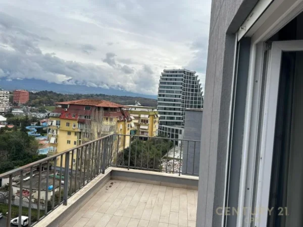 Tirane, jepet me qera zyre Kati 7, 135 m² 850 € (Kompleksi Dinamo)