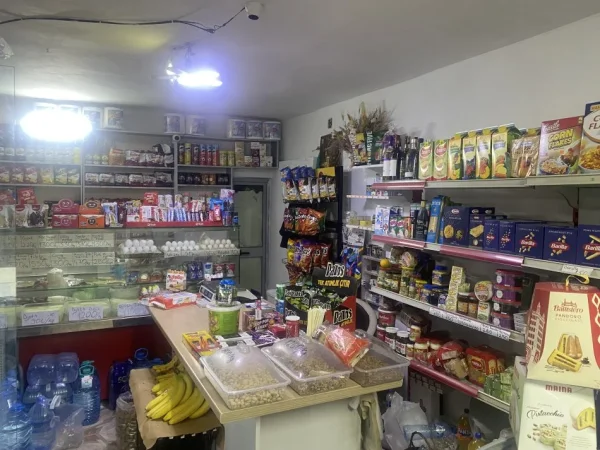 Tirane, okazion shitet biznesi okazion mini market dhe fruta perime 3.500 €