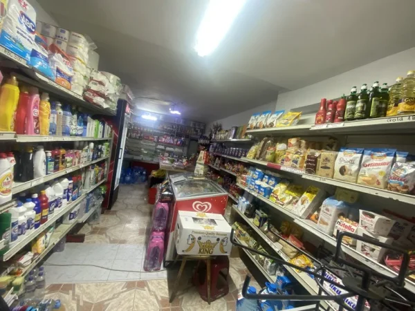Tirane, okazion shitet biznesi okazion mini market dhe fruta perime 3.500 €