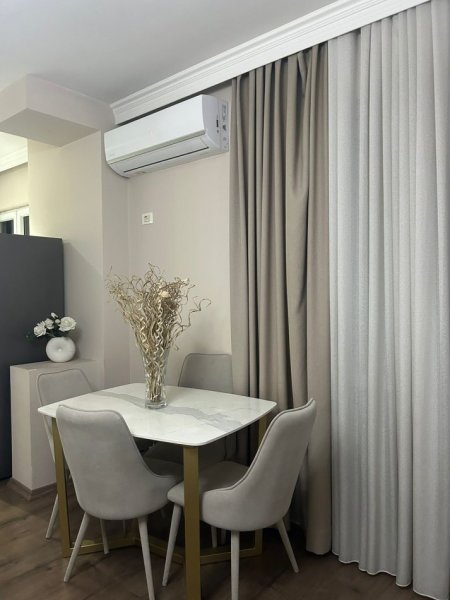Tirane, jepet me qera apartament 2+1+Aneks+Ballkon Kati 8, 90 m² 500 € (Tre Deshmoret)