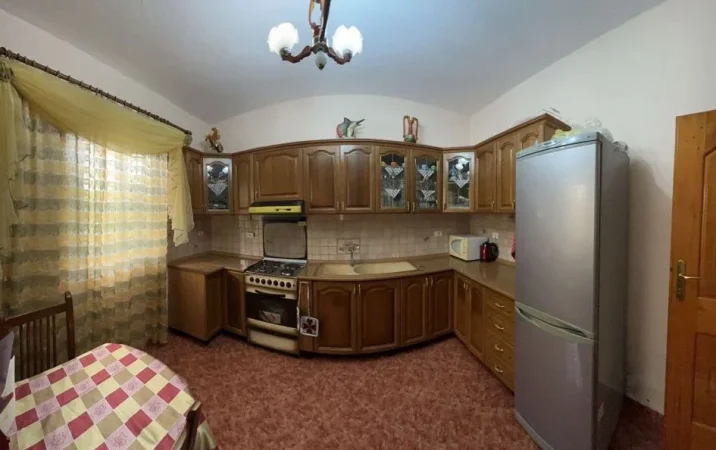 Tirane, jepet me qera apartament 2+1+Aneks Kati 1, 121 m² 500 € (laprake)