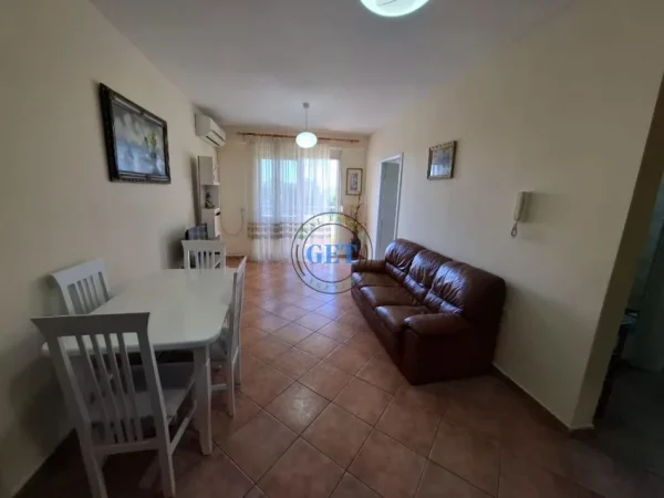 Durres, jepet me qera apartament 1+1 Kati 1, 60 m² 300 € (PLAZH ILIRIA)
