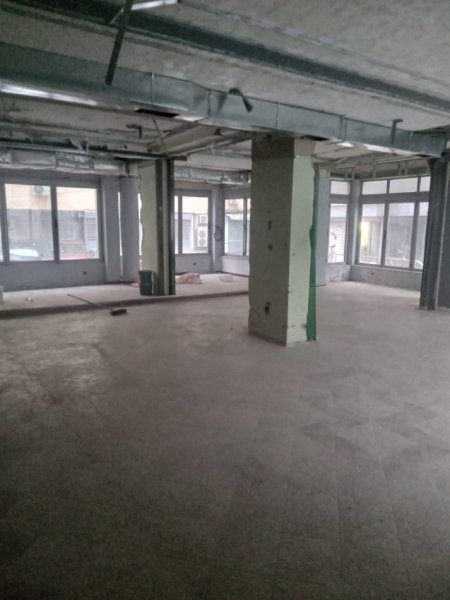 Tirane, shitet ambjent biznesi Kati 0, 181 m² 650.000 € (rruga faik konica)