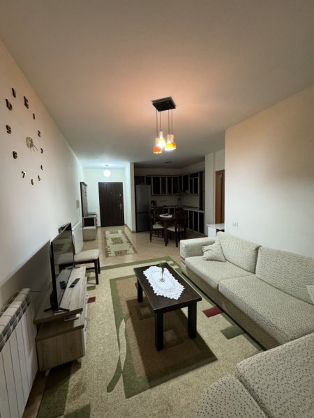 Tirane, jepet me qera apartament 2+1+Ballkon Kati 3, 80 m² 450 € (Tek Fresku)