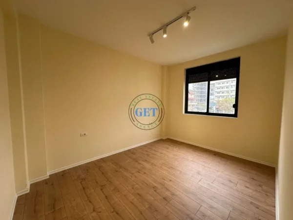Durres, shitet apartament 2+1 Kati 2, 83 m² 98.000 € (Rrota e Kuqe, Plazh, Durres)