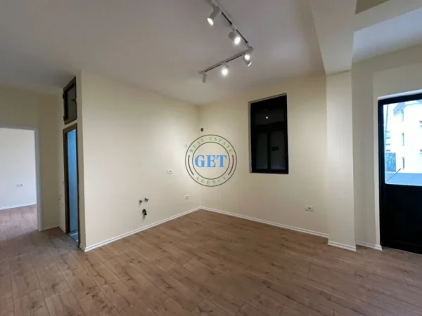 Durres, shitet apartament 2+1 Kati 2, 83 m² 98.000 € (Rrota e Kuqe, Plazh, Durres)