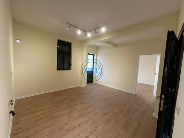 Durres, shitet apartament 2+1 Kati 2, 83 m² 98.000 € (Rrota e Kuqe, Plazh, Durres)