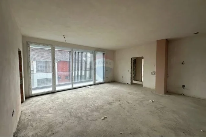 Tirane, shitet 3+1 Kati 2, 167 m² 332.508 € (Rruga e Elbasanit)