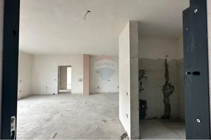 Tirane, shitet 3+1 Kati 2, 167 m² 332.508 € (Rruga e Elbasanit)