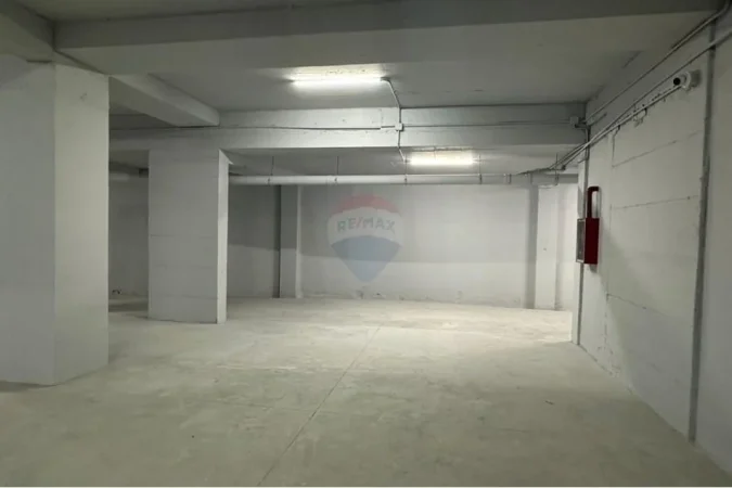 Tirane, shitet 3+1 Kati 2, 167 m² 332.508 € (Rruga e Elbasanit)