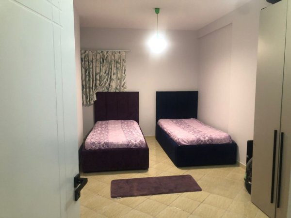 Apartament 2+1 me qera Komuna e Parisit