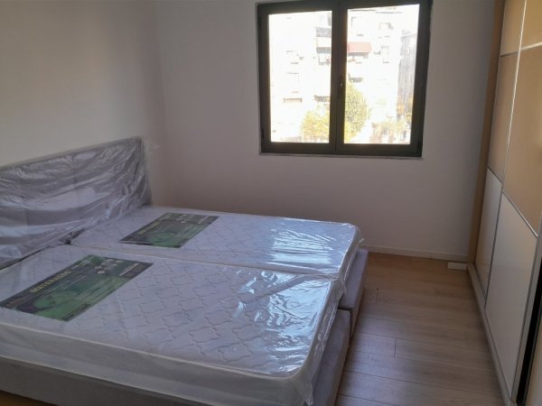 Tirane, jepet me qera apartament 1+1+Aneks Kati 2, 59 m² (Irfan Tomini)