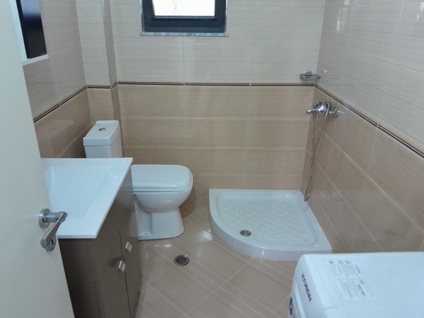 Tirane, jepet me qera apartament 1+1+Aneks Kati 2, 59 m² (Irfan Tomini)