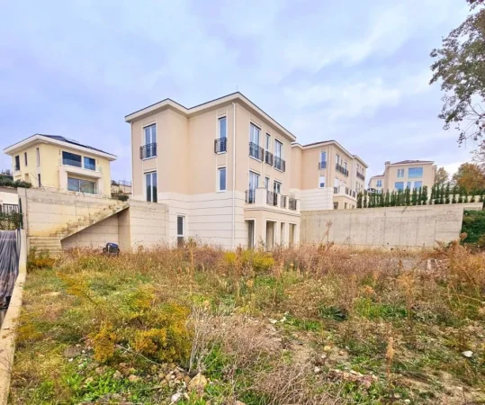 Tirane, shes Vile 3 Katshe Kati 3, 707 m² 1.300.000 €