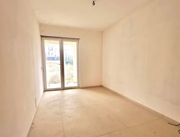 Tirane, shes Vile 3 Katshe Kati 3, 707 m² 1.300.000 €