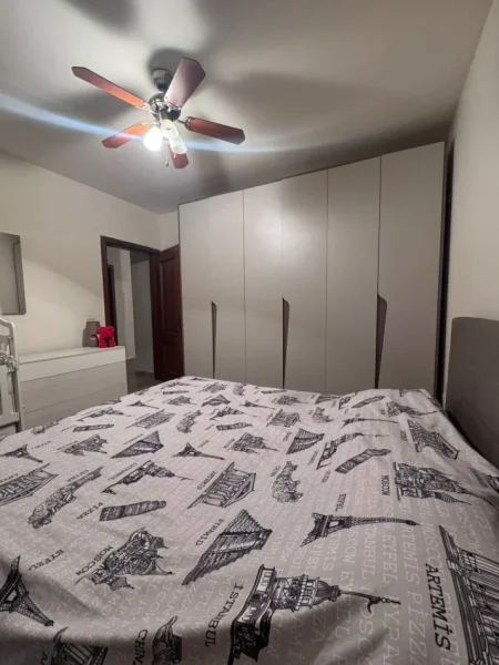 Tirane, jepet me qera apartament 2+1+Ballkon Kati 4, 110 m² 650 € (LIQENI I THATE)