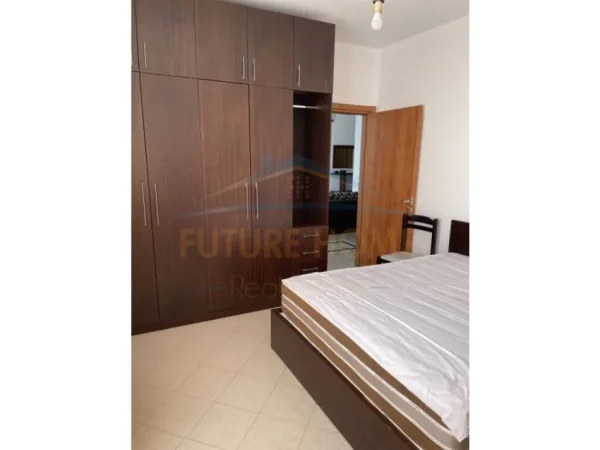 Tirane, jepet me qera apartament 2+1 Kati 3, 85 m² 500 € (Tregu i Ri Elektrik)