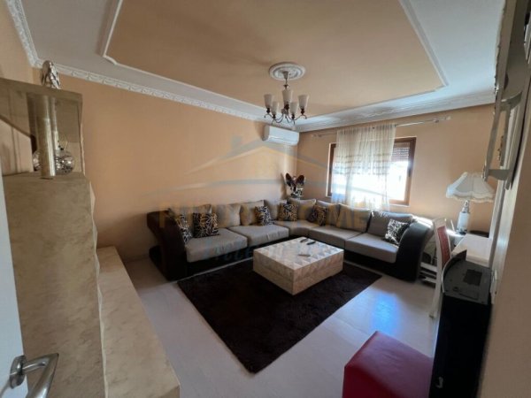 Tirane, shitet apartament 2+1 Kati 4, 90 m² 175.000 € (Rruga e Kavajes)