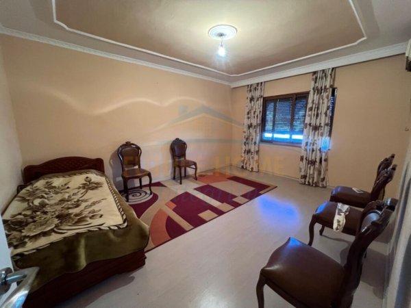Tirane, shitet apartament 2+1 Kati 4, 90 m² 175.000 € (Rruga e Kavajes)