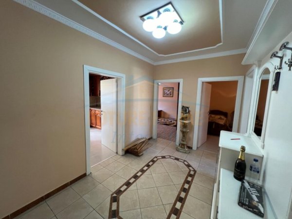Tirane, shitet apartament 2+1 Kati 4, 90 m² 175.000 € (Rruga e Kavajes)