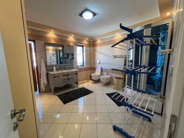 Tirane, shitet apartament 2+1 Kati 4, 90 m² 175.000 € (Rruga e Kavajes)