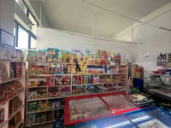 Tirane, shitet dyqan Kati 0, 115 m² 270.000 € (RRUGA E DIBRES)