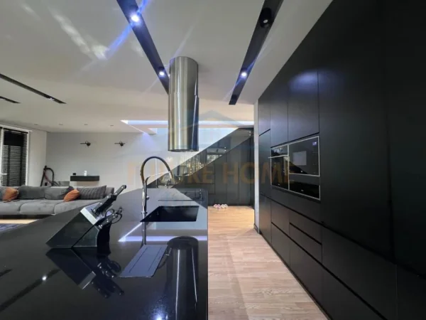 Durres, jepet me qera Vile 2 Katshe Kati 1, 182 m² 7.500 € (Vala Mar Residence Gjiri i Lalezit)