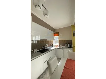Tirane, shitet apartament 3+1+2 Kati 1, 110 m² 215.000 € (Kopshti Botanik, Tirane AREA46609)