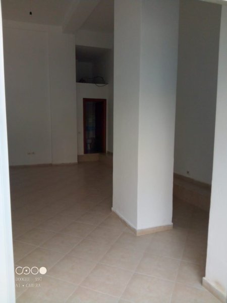 Tirane, shes dyqan Kati 0, 33 m² 70.000 € (Mark Bazaiti)