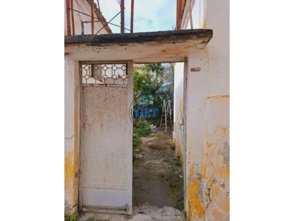 Durres, shitet apartament 2+1 Kati 0, 165 m² 65.000 € (Muzeu i Deshmoreve)