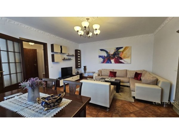 Tirane, jepet me qera apartament 2+1+Aneks+Ballkon Kati 6, 109 m² 800 € (Ish ekspozita)