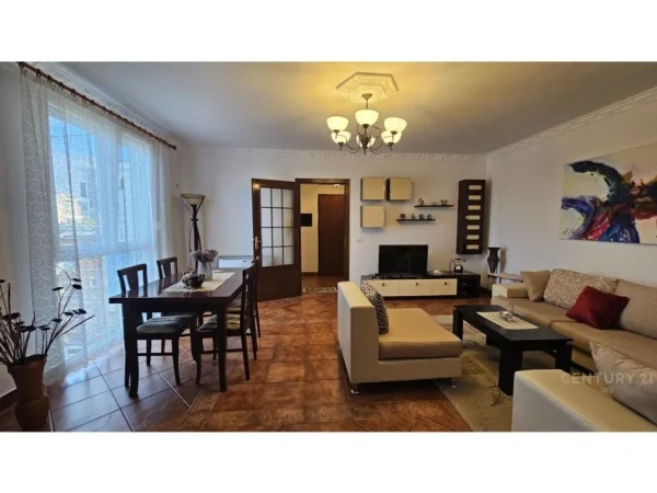 Tirane, jepet me qera apartament 2+1+Aneks+Ballkon Kati 6, 109 m² 800 € (Ish ekspozita)
