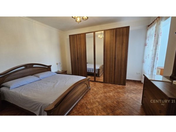 Tirane, jepet me qera apartament 2+1+Aneks+Ballkon Kati 6, 109 m² 800 € (Ish ekspozita)