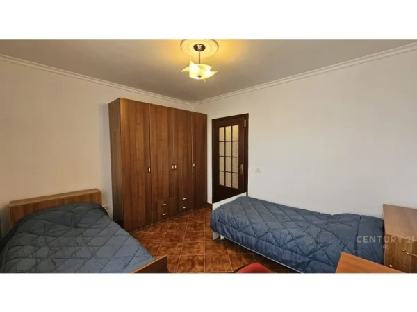Tirane, jepet me qera apartament 2+1+Aneks+Ballkon Kati 6, 109 m² 800 € (Ish ekspozita)