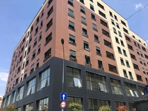 Tirane, jepet me qera apartament 2+1+Aneks+Ballkon Kati 5, 110 m² 1.000 € (Myslym Shyri)