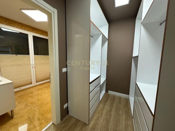 Tirane, jepet me qera Vile 2 Katshe Kati 2, 533 m² 2.200 € (LONG HILL RESIDENCE)